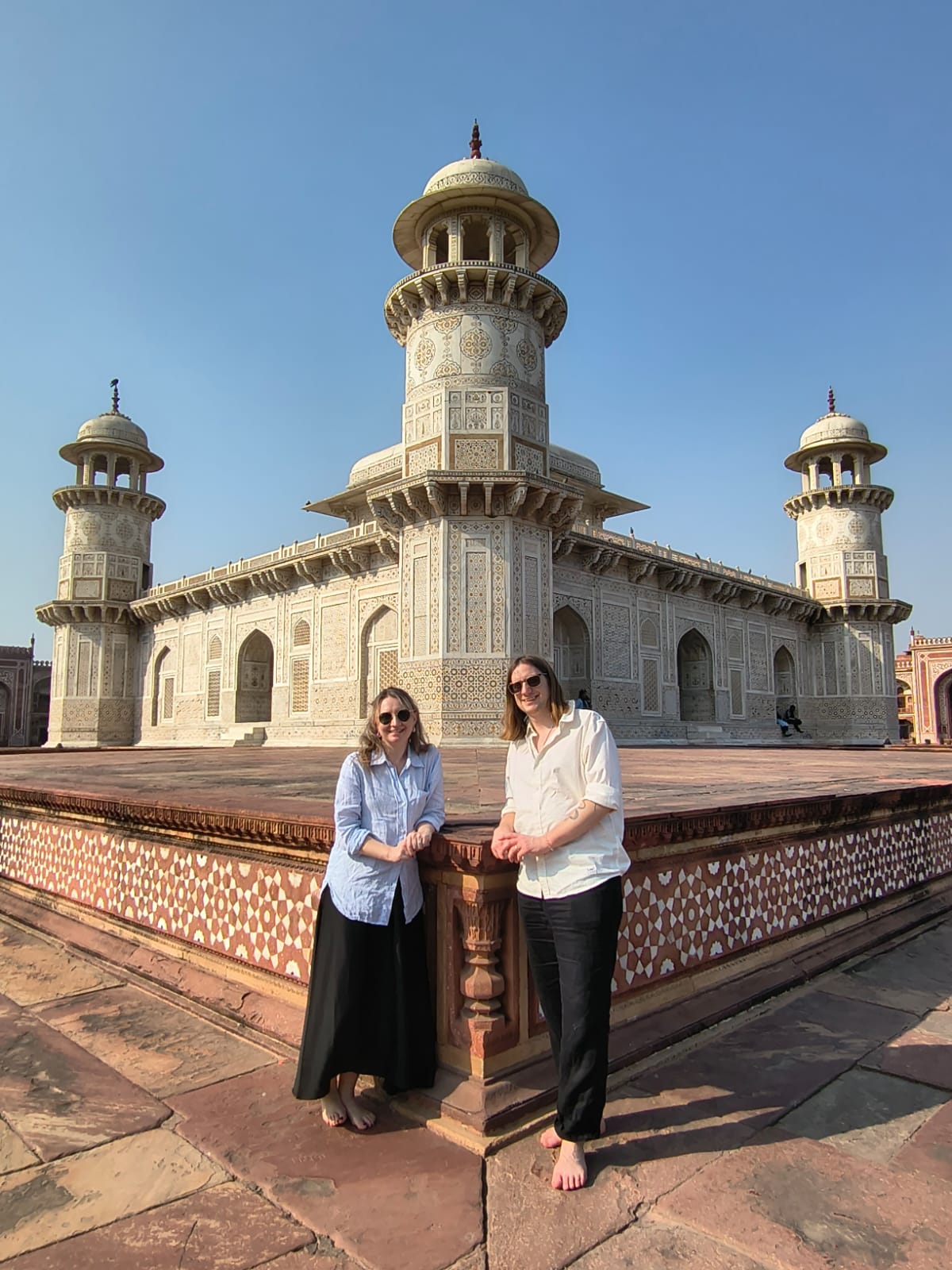 Female Tourist - 6 Day Delhi Agra Jaipur Tour