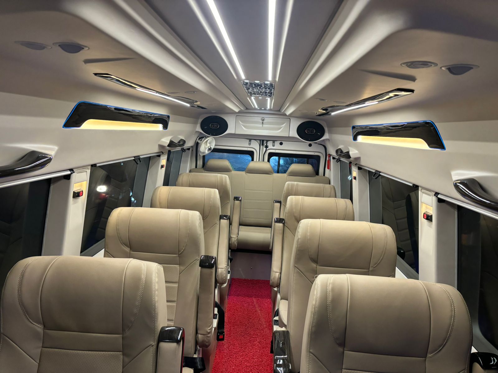 Tempo Traveller - Interior